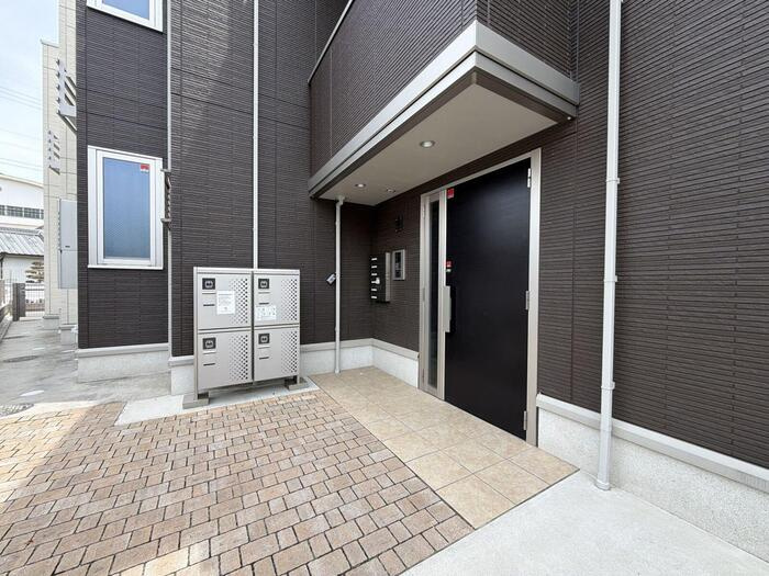 D-room塚口本町のエントランス