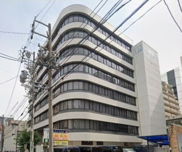 白川第8中駒ビルの外観