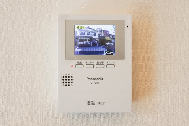 西七条掛越町　新築参考プランの完成予想図|【ＴＶ付カラーモニターホン】
モニターで訪問者を確認できるので、知らない人やセールス・勧誘など避けられて安心です！