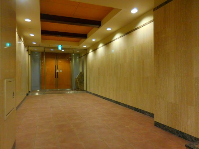 高槻市中川町の賃貸マンションのロビー