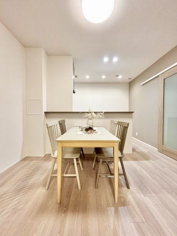 ハイネスヴェルデ大正館の居間・リビング