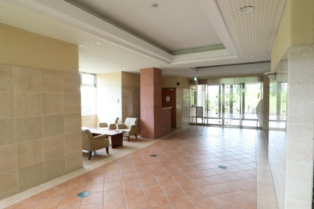 ルイシャトレ垂水壱番館のロビー|共用部ロビー