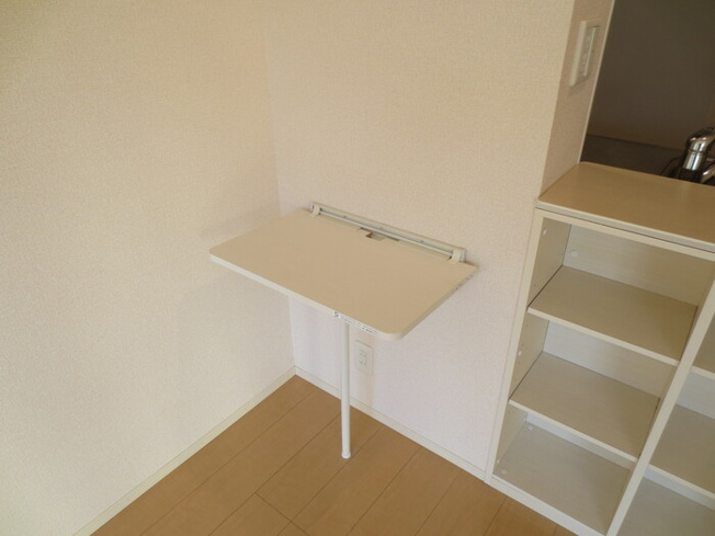 【収納】 | エトワールコートB B棟 | B106 テレワーク用デスク