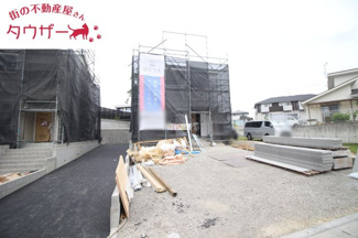 【駐車場】 | 桜小学校・郡山第三中学校区　GRADLE GAEDEN 郡山市菜根　第８　全７棟　７号棟 | 駐車スペース３～４台可能です！　外水道もついていますので洗車に便利です♪