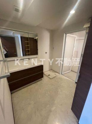 【洗面所】 | コスモリード蓮沼 | 忙しい朝には欠かせない洗面所です
