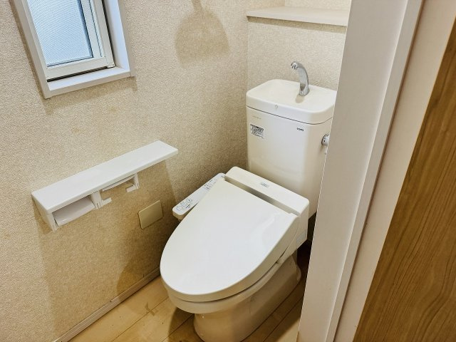 八王子市　泉町　中古戸建てのトイレ|～暖房温水洗浄機能付きトイレ　冬場は特に嬉しい機能ですね～
