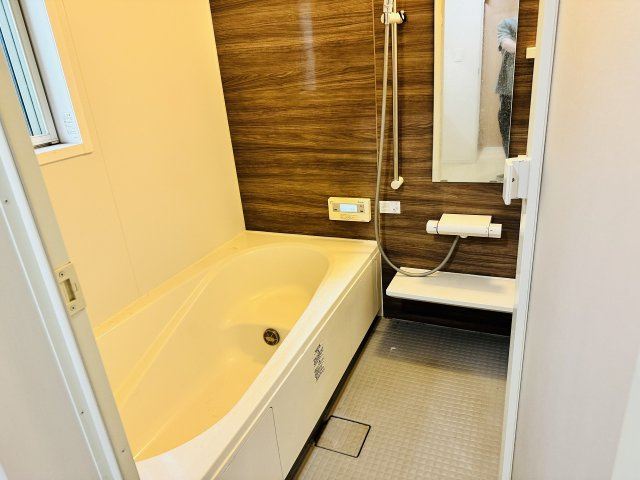 八王子市　泉町　中古戸建ての浴室|～のびのびとくつろげるバスルーム　1日の締めくくりに癒しのバスタイムを～