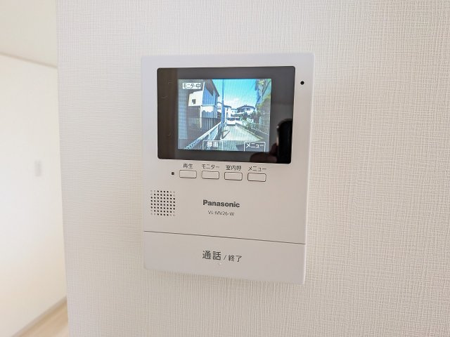 八王子市　泉町　中古戸建てのセキュリティ|～TVモニター付インターホン　訪問者の確認に便利です～