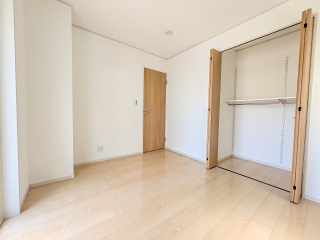 八王子市　泉町　中古戸建ての収納|～収納力の高いクローゼット完備～