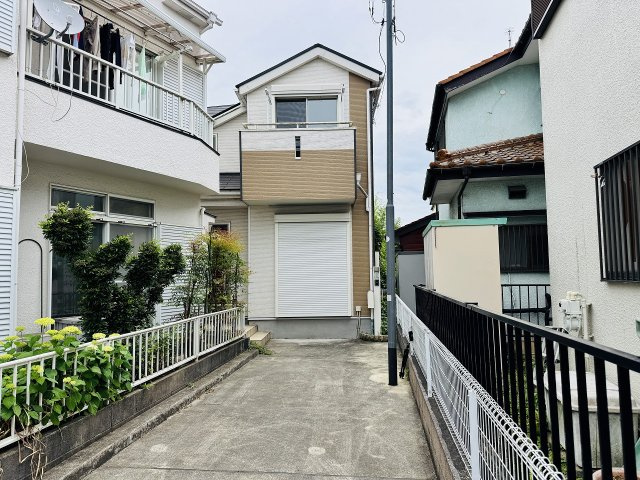 八王子市　泉町　中古戸建ての外観|～2017年築　内装リフォーム済戸建て　西向き2LDK～