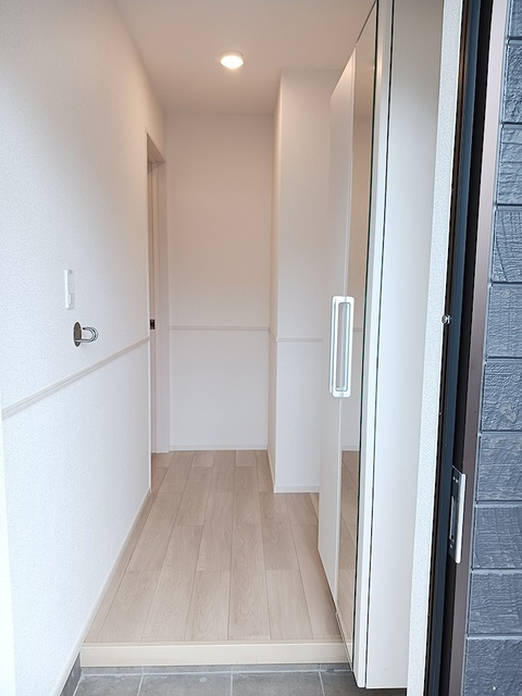 ルミナス八街の玄関