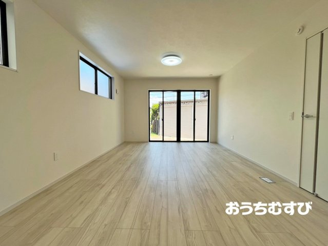 春日井市如意申町2期(全2棟)の居間・リビング