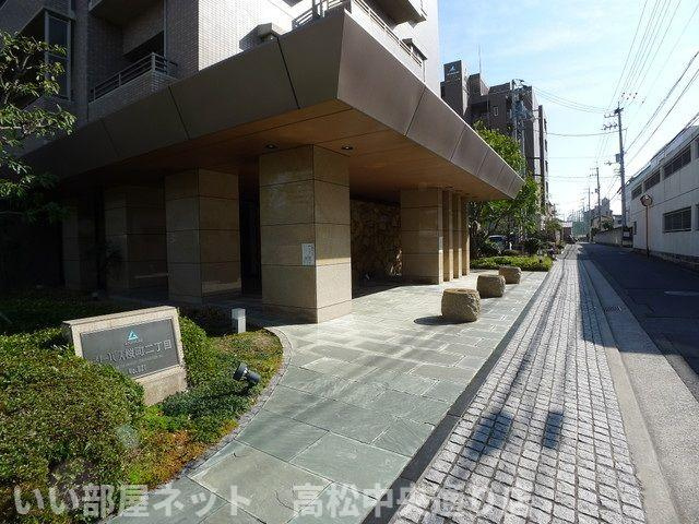 【エントランス】 | サーパス桜町二丁目
