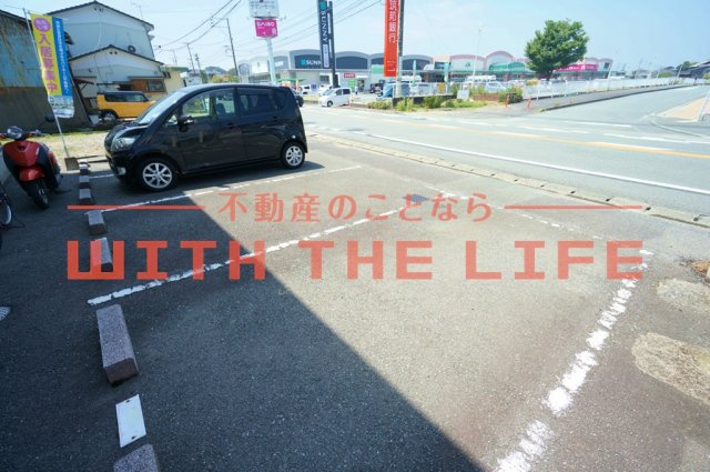 ヴィラ・クローバー【10,000円キャッシュバック対象物件】の駐車場|駐車スペースもあります