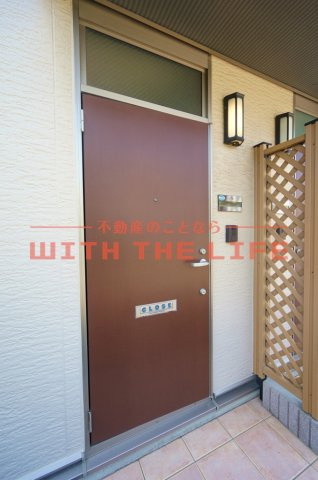 ヴィラ・クローバー【10,000円キャッシュバック対象物件】のエントランス|落ち着いたエントランスです