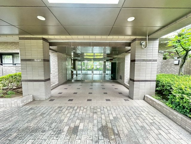 【エントランス】サーパス津高台通り一番館
