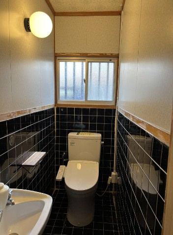 寺田貸家のトイレ|ゆったりとした空間のトイレです