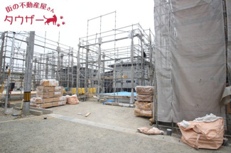 【駐車場】 | 開成小学校・郡山第一中学校区　GRADLE GAEDEN 郡山市大槻町　第３８　全９棟　５号棟 | 駐車スペース３～４台可能です！　外水道もついていますので洗車に便利です♪