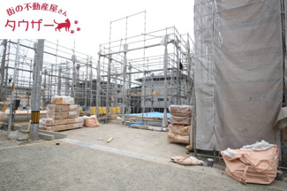 【外観】 | 開成小学校・郡山第一中学校区　GRADLE GAEDEN 郡山市大槻町　第３８　全９棟　５号棟 | 駐車スペース３～４台可能です！　外水道もついていますので洗車に便利です♪