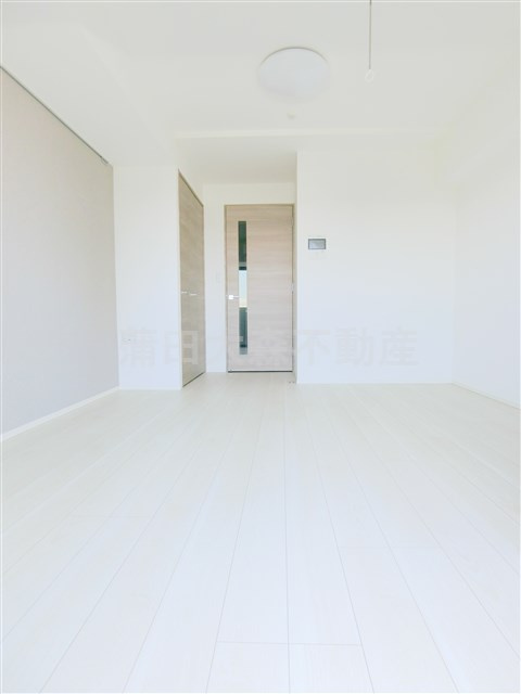 ECREDE蒲田EASTの居間・リビング