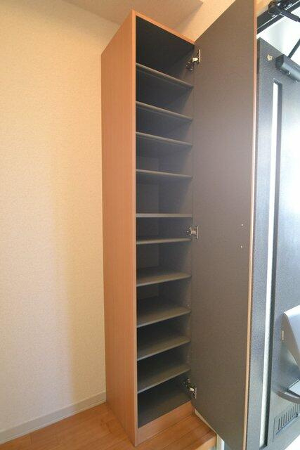 トーマ目白中落合（TOHMA目白中落合）の玄関