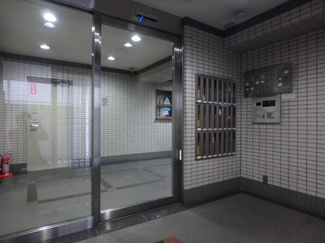 【エントランス】 | 第三ドムール長居 | オートロックのエントランスになります。