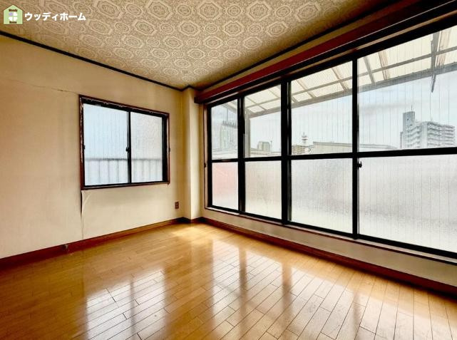 川口市本町3丁目　中古一戸建ての洋室