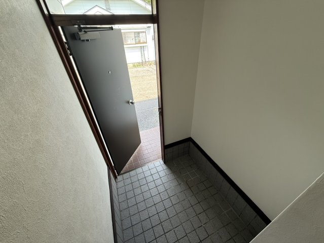 ネオニーナUの玄関