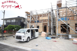 【外観】 | 開成小学校・郡山第一中学校区　GRADLE GAEDEN 郡山市大槻町　第３８　全９棟　９号棟 | 駐車スペース３～４台可能です！　外水道もついていますので洗車に便利です♪