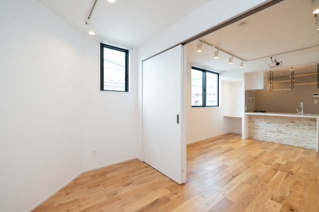 Recorrido Nakanoshinbashi 302号室の居間・リビング