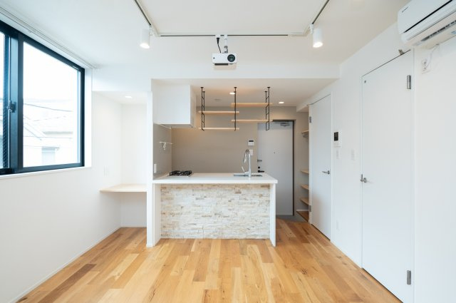 Recorrido Nakanoshinbashi 302号室の居間・リビング