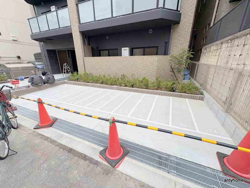 BADGE大道　仲介手数料無料の駐車場