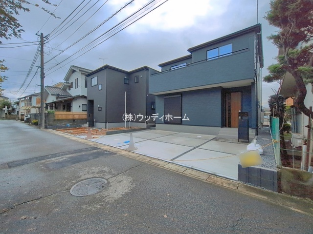春日部市西金野井3期　新築一戸建て　1号棟の前面道路含む現地写真