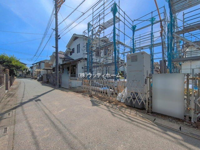 春日部市西金野井3期　新築一戸建て　2号棟の前面道路含む現地写真