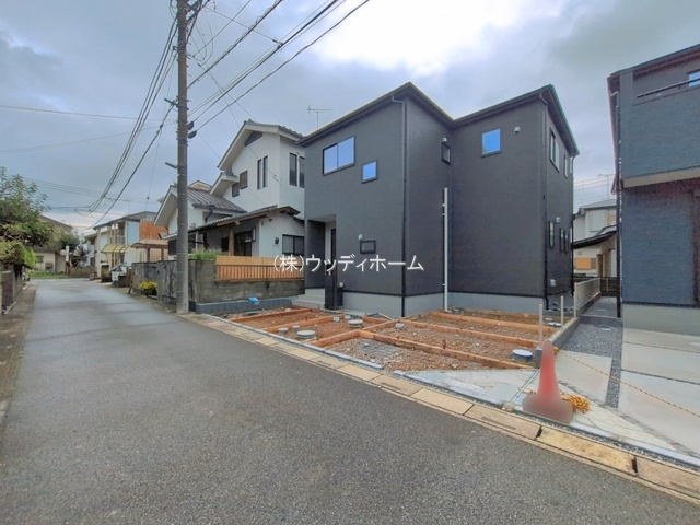 春日部市西金野井3期　新築一戸建て　2号棟の前面道路含む現地写真