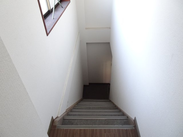 ガレージハウス神戸町の玄関