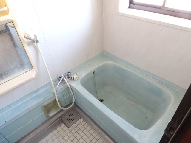 ガレージハウス神戸町の浴室