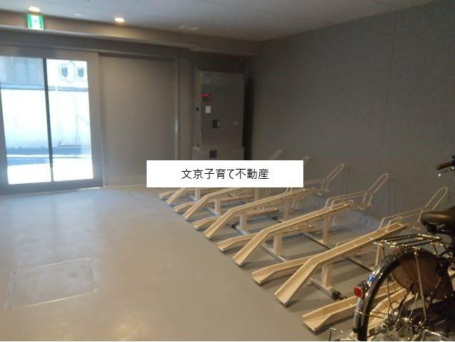 パークアクシス市谷左内町の駐車場