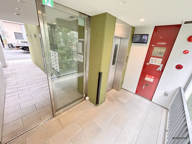 ルミエール南船場　仲介手数料無料のロビー