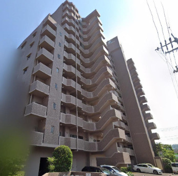 「電停まで1分」高知市桟橋通3丁目アルファステイツ桟橋通3　中古マンションの外観|重厚感あふれる佇まい。街並みに映える、端正な外観デザイン☆
