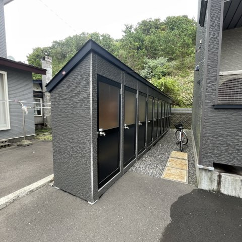 プチメゾン日の出Ａのエントランス