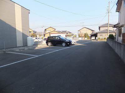Ｊ－ｈｏｕｓｅの駐車場