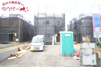 【駐車場】 | 須賀川第一小学校・須賀川第一中学校区　GRADLE GAEDEN 須賀川市影沼町　第４　全３棟　２号棟 | 駐車スペース３～４台可能です！　外水道もついていますので洗車に便利です♪
