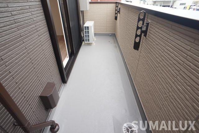 D-ROOM パレットハウスのバルコニー