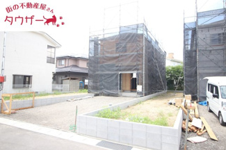 【駐車場】 | 須賀川第一小学校・須賀川第一中学校区　GRADLE GAEDEN 須賀川市影沼町　第４　全３棟　３号棟 | 駐車スペース３～４台可能です！　外水道もついていますので洗車に便利です♪