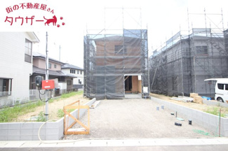 【外観】 | 須賀川第一小学校・須賀川第一中学校区　GRADLE GAEDEN 須賀川市影沼町　第４　全３棟　３号棟 | 駐車スペース３～４台可能です！　外水道もついていますので洗車に便利です♪