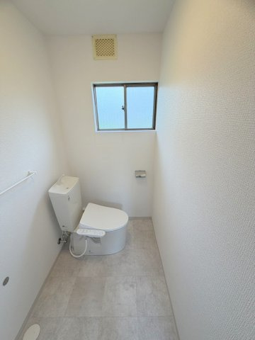 呉市焼山此原町の一戸建てのトイレ