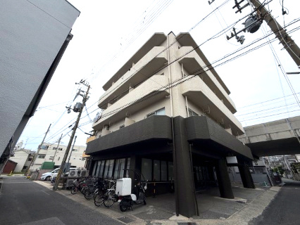 ドミトリー石屋川の外観