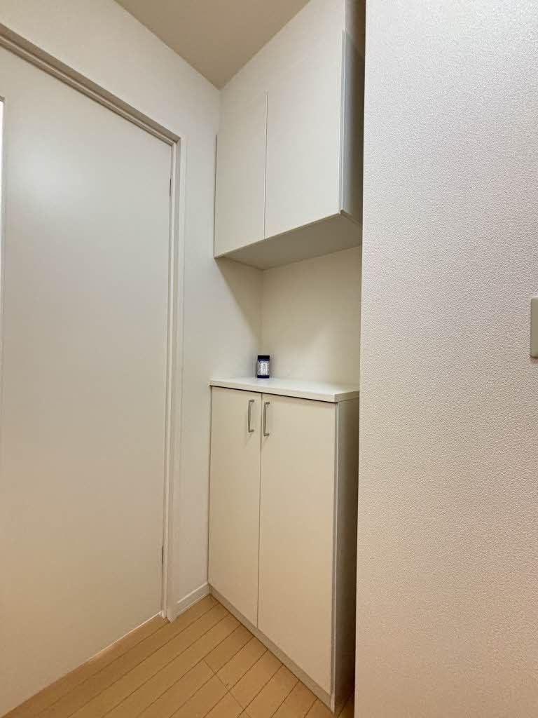 グランラシュレ Ｃ棟の玄関