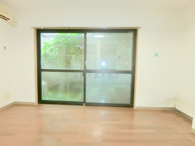 第15シンエイビルの居間・リビング